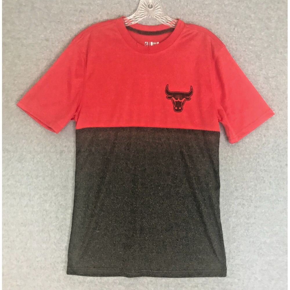 NEW Chicago Bulls NBA DUNK‎ T-shirt Mens Small Red Black Colorblock Short Sleeve